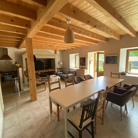 Ancienne Ferme En Bord De Loire -classee Meuble De Tourisme 3 Etoiles בית נופש Vorey